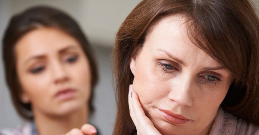 Az ötvenes években több bizonyítékot találtak, hogy az agy alacsonyabb noradrenalin- és szerotonin aktivitás szerepet játszhat a depresszió kialakulásában.